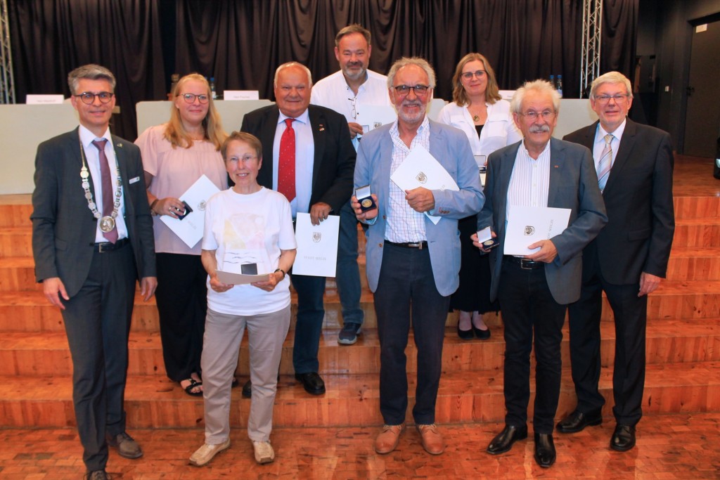 Mitglieder von Rat und OR bekommen Ehrenmedailie der Stadt Seelze